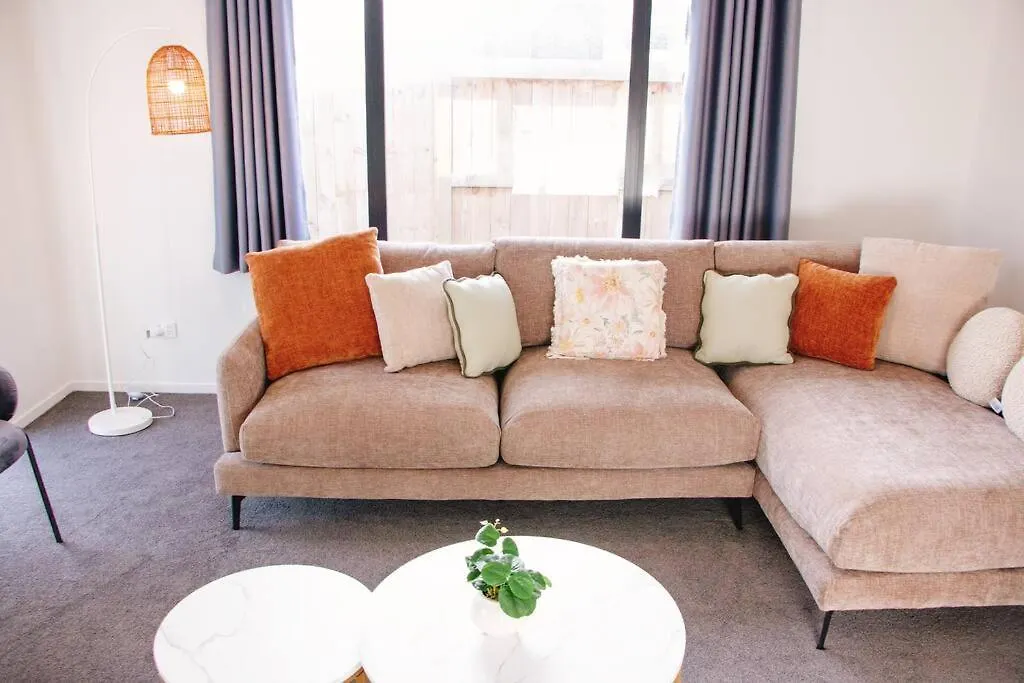 Modern Chic - Ideal Location - 5 Bedrooms - In Rotorua 0*,  New Zealand