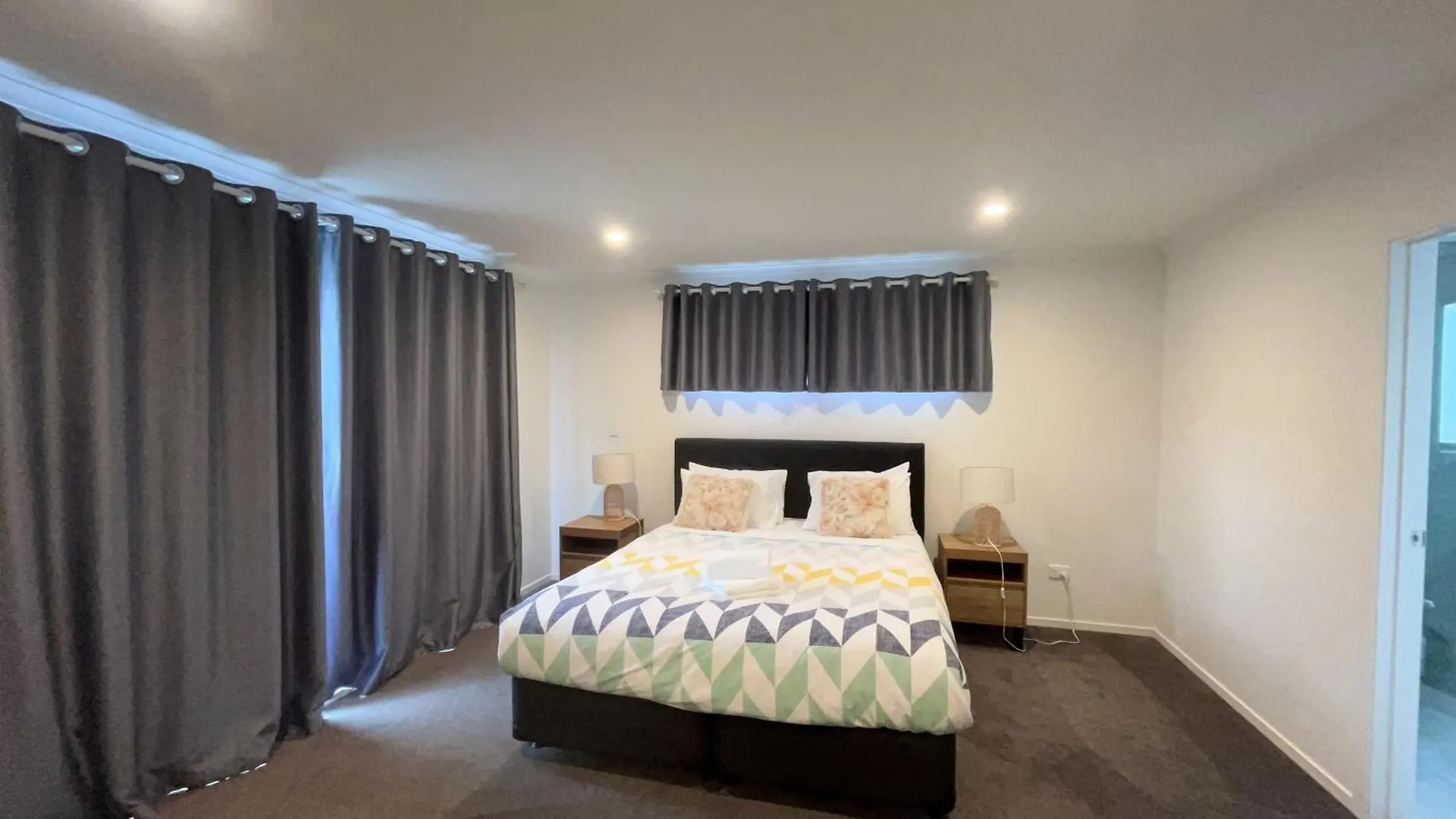 Holiday home Modern Chic - Ideal Location - 5 Bedrooms - In Rotorua